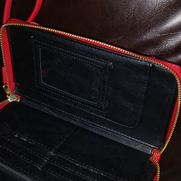 Betsey Johnson Red and Gold Bow Wristlet Wallet with Removable Strap - Picture 6 of 12